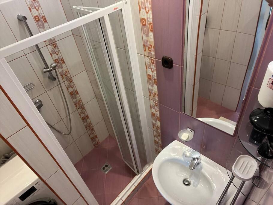 Awesome, 15 Mins To Center Home Budapeste Exterior foto